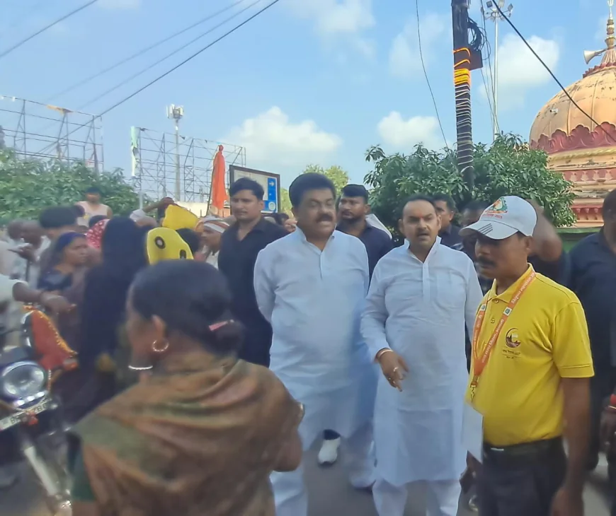 रामशिला में पिंडदानियों के बीच पहुंचे महापौर, व्यवस्थाओं का लिया फीडबैक