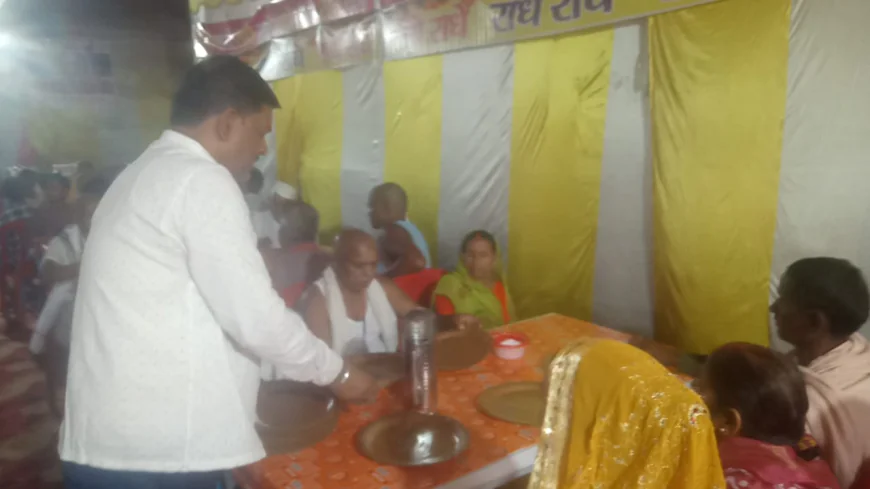 पितृपक्ष मेले में रवि होटल की अनूठी पहल, पिंडदानियों को प्रतिदिन करा रहे निशुल्क भोजन