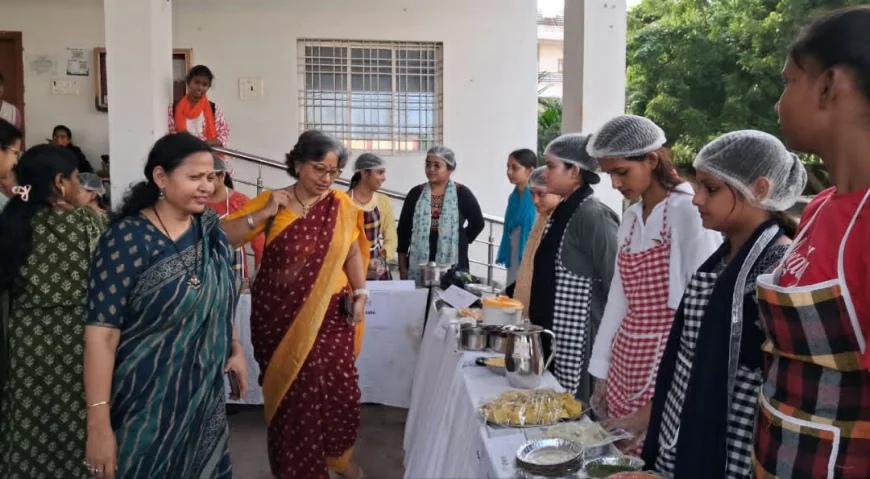 जीबीएम कॉलेज में पोषण माह के अवसर पर 'पोषण मेला' का आयोजन