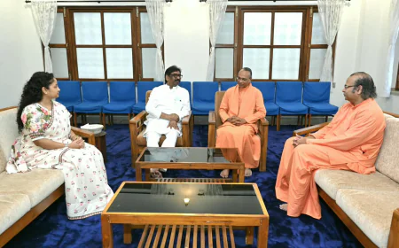 मुख्यमंत्री हेमंत सोरेन पहुंचे योगदा सत्संग आश्रम, स्वामी ईश्वरानंद और निर्मलानंद से की मुलाकात