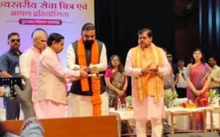 पटना में केंद्रीय मंत्री ने पूर्ववर्ती सरकारों पर साधा निशाना, बोले- बच्चों को रटने के बजाय नए विचारों और कल्पनाशक्ति के लिए करें प्रोत्साहित