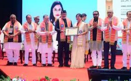 एम्स देवघर के दीक्षांत समारोह में शामिल हुए उपराष्ट्रपति सीपी राधाकृष्णन, 11 मेधावी विद्यार्थियों को किया सम्मानित