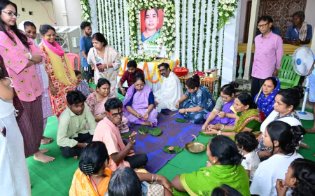 हेमंत सोरेन ने दिवंगत माता रूपी सोरेन की आत्मा की शांति के लिए किया जादोपटिया अनुष्ठान