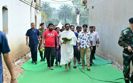 दिवंगत माता रूपी सोरेन की स्मृति में हेमंत सोरेन ने निभाई पारंपरिक रस्में, नम आंखों से किया नमन