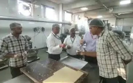 पटना में त्योहारों से पहले खाद्य विभाग की बड़ी कार्रवाई, कोजी स्वीट्स का लाइसेंस निलंबित; दो कारखानों के लाइसेंस रद्द
