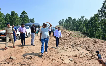 मुख्यमंत्री हेमन्त सोरेन ने कसमार-बरलंगा निर्माणाधीन मुख्य सड़क का किया निरीक्षण, निर्माण कार्य की प्रगति एवं गुणवत्ता का लिया जायजा