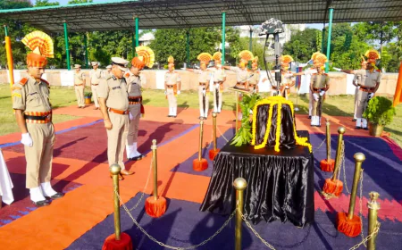 44वीं वाहिनी एसएसबी नरकटियागंज में पुलिस स्मृति दिवस पर शहीद जवानों को दी गई श्रद्धांजलि