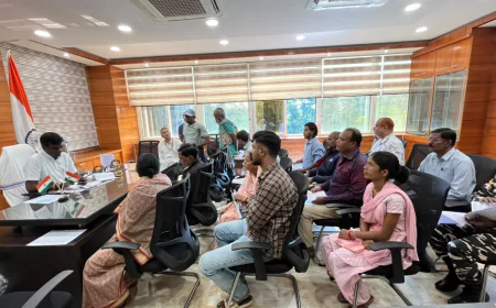 रांची में जनता दरबार: 90% दिव्यांग कुलवंश महतो को मिली इलेक्ट्रिक ट्राईसाइकिल, डीसी ने अधिकारियों को दिए त्वरित कार्रवाई के निर्देश