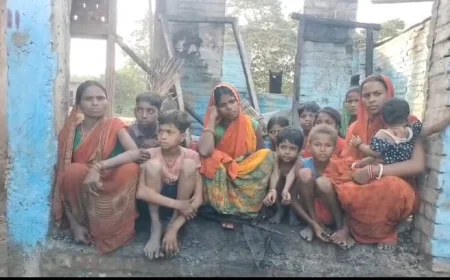कटिहार में अग्निपीड़ितों को राहत के नाम पर एक्सपायरी सामान! 10 परिवार बेघर, 24 घंटे बाद भी भोजन का इंतजार