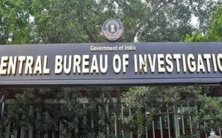 15 लाख रुपये की रिश्वत लेते इनकम टैक्स इंस्पेक्टर गिरफ्तार, CBI की कार्रवाई से मचा हड़कंप