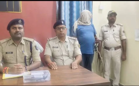 वैशाली में सोशल मीडिया पर हथियार लहराने वाला युवक गिरफ्तार, घर से देसी कट्टा और जिंदा कारतूस बरामद