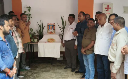 सरदार वल्लभभाई पटेल की जयंती पर भाजपा किसान मोर्चा के कार्यालय में श्रद्धांजलि अर्पित