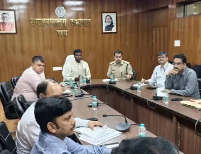रांची में GAIL की सड़क खुदाई पर प्रशासन सख्त, गड्ढे भरने और सड़क पूर्ववत करने का निर्देश