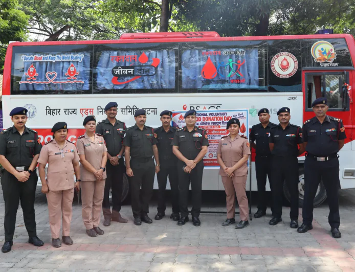 एमएनएस स्थापना दिवस पर मानव सेवा की मिसाल, 35 लोगों ने किया स्वैच्छिक रक्तदान