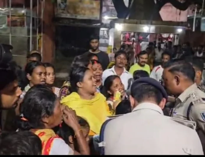 गया में प्रार्थना से लौट रहे विकास मित्र की गोली मारकर हत्या, पत्नी ने रघु पर लगाया आरोप; दो हिरासत में