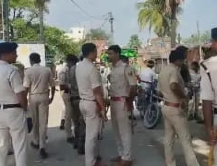 पुनपुन में शराब के अवैध कारोबार पर पुलिस की बड़ी कार्रवाई, हमले और फायरिंग के बाद 35 गिरफ्तार