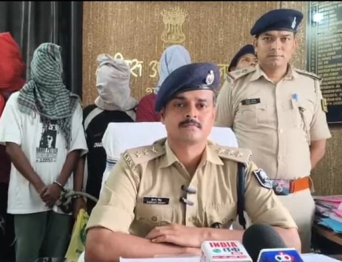 भागलपुर के तपस्वी हॉस्पिटल में साइबर क्राइम को लेकर छापेमारी, 5 युवक गिरफ्तार