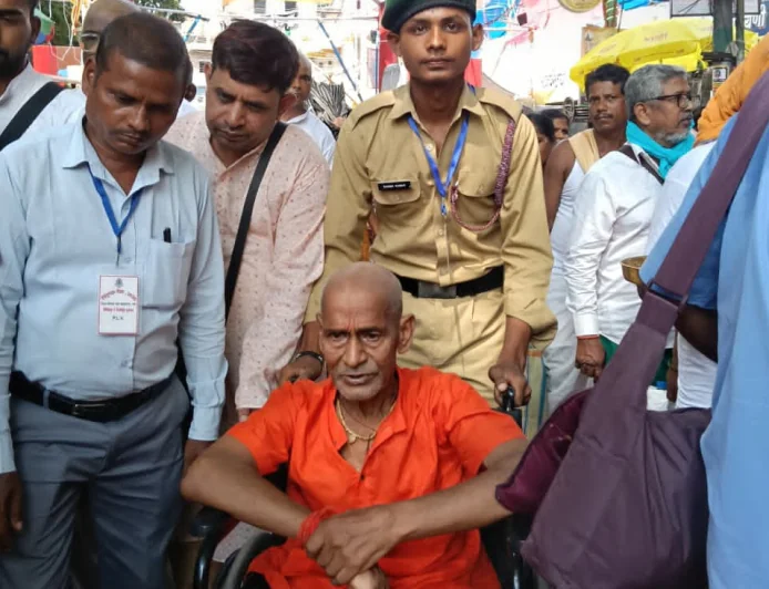 एनसीसी कैडेटों ने विष्णुपद, देवघाट और सीताकुंड क्षेत्र में देश-विदेश से आए पिंडदानियों की कर रहे निःस्वार्थ सेवा