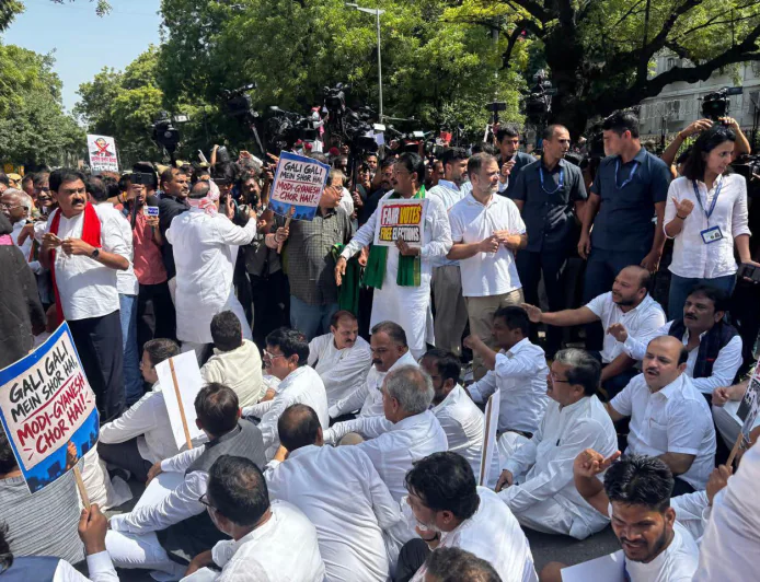 इंडिया गठबंधन का ‘ज्ञानेश भगाओ, लोकतंत्र बचाओ’ आंदोलन तेज, 7 अक्टूबर को 534 प्रखंड मुख्यालयों पर आक्रोश मार्च और पुतला दहन