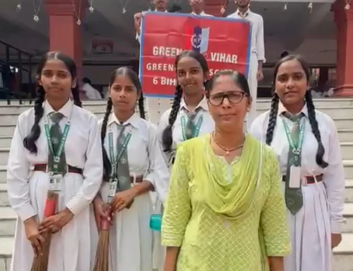पितृपक्ष मेले में एनसीसी कैडेटों ने संभाली स्वच्छता की कमान