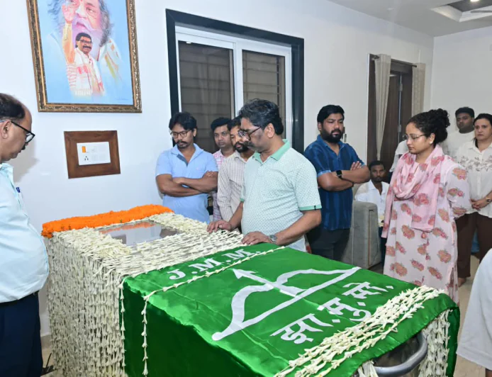 रूपी सोरेन के निधन पर शोक, मोरहाबादी आवास पहुंचकर कई नेताओं ने दी श्रद्धांजलि