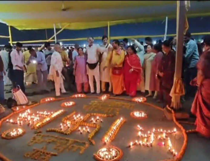 गयाजी में पितृ दीपावली का आयोजन, पितरों के निमित्त श्रद्धालुओं ने जलाए दीप