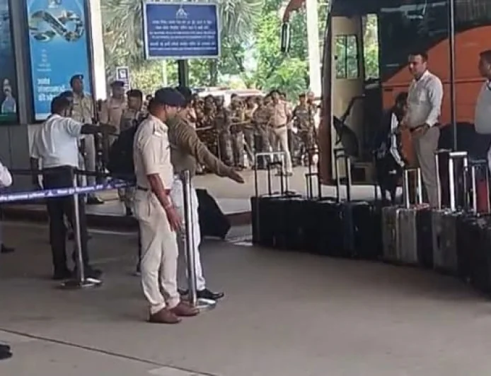 रांची से रवाना हुई भारत और वेस्टइंडीज की टीम, खिलाड़ियों की सुरक्षा में मुस्तैद रहा पुलिस-प्रशासन