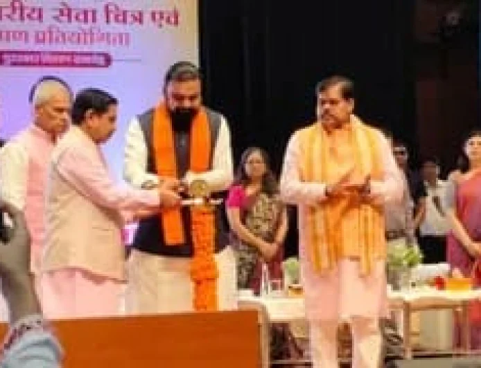 पटना में केंद्रीय मंत्री ने पूर्ववर्ती सरकारों पर साधा निशाना, बोले- बच्चों को रटने के बजाय नए विचारों और कल्पनाशक्ति के लिए करें प्रोत्साहित