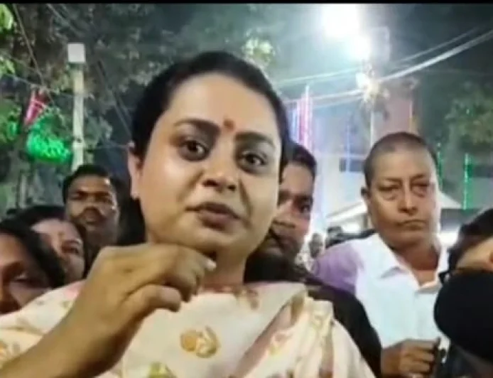 आदित्यपुर में दुर्गा पूजा पंडाल का उद्घाटन, श्रेयसी सिंह बोलीं- बेटियों का सम्मान ही सच्ची दुर्गा स्तुति