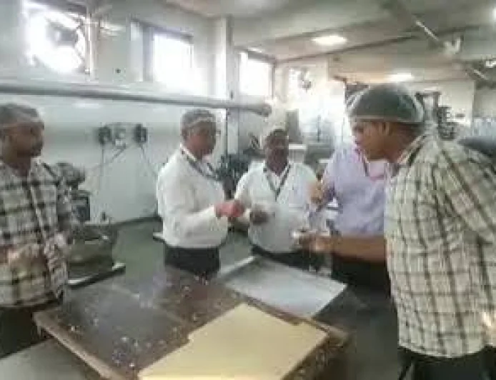 पटना में त्योहारों से पहले खाद्य विभाग की बड़ी कार्रवाई, कोजी स्वीट्स का लाइसेंस निलंबित; दो कारखानों के लाइसेंस रद्द