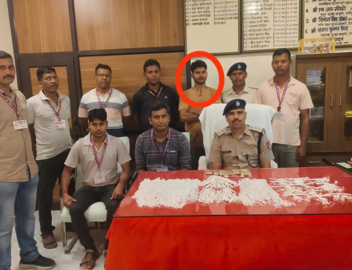 गया रेलवे स्टेशन पर 14.835 किलो चांदी के आभूषण बरामद, एक व्यक्ति हिरासत में