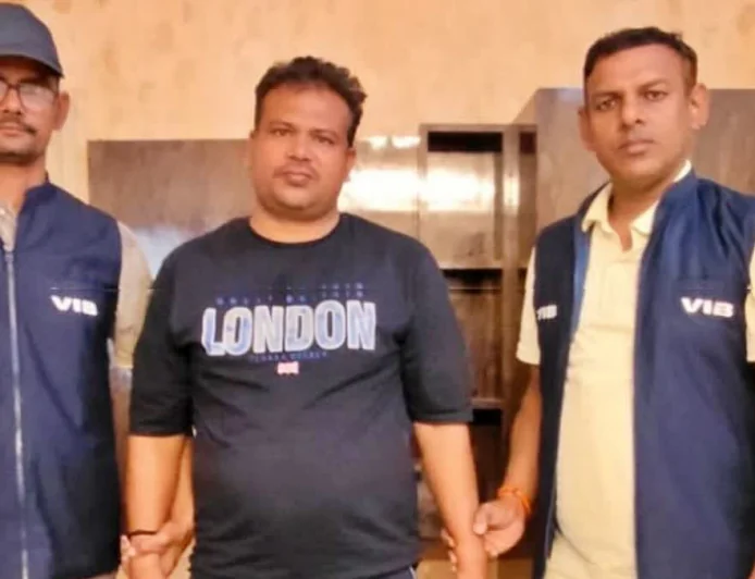 बक्सर में 50 हजार रुपये रिश्वत लेते दारोगा गिरफ्तार, निगरानी विभाग की टीम ने ब्रह्मपुर थाने में की कार्रवाई