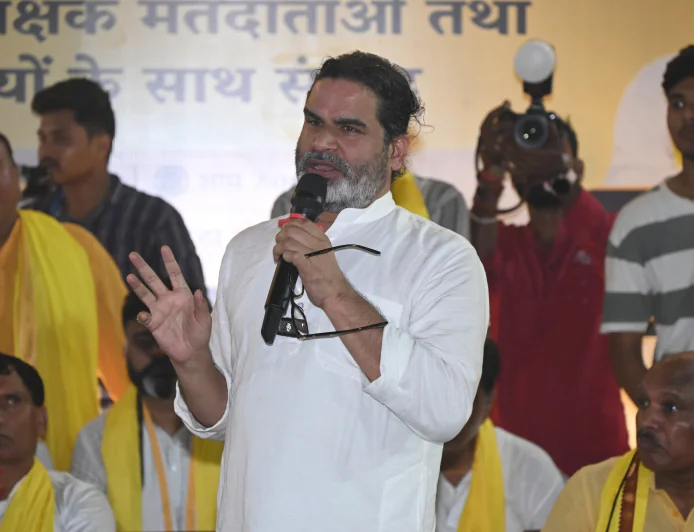“भगवान को भी मोदी जी से घर दिलवा रहे हैं”, PK का सम्राट चौधरी पर हमला, NDA को हराने की अपील