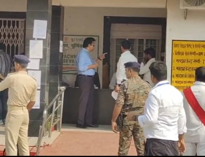 कोशी स्नातक निर्वाचन को लेकर पूर्णिया में कंट्रोल रूम, 14 जिलों की मतदान प्रक्रिया पर रखी जा रही नजर