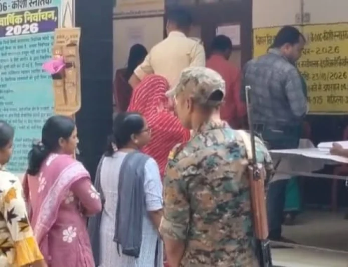 सहरसा में कोसी स्नातक चुनाव के लिए वोटिंग शुरू, महिला मतदाताओं की भागीदारी बनी आकर्षण का केंद्र