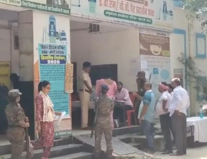 नालंदा के सिलाव में शिक्षक-स्नातक निर्वाचन के लिए मतदान शुरू, सुरक्षा के पुख्ता इंतजाम