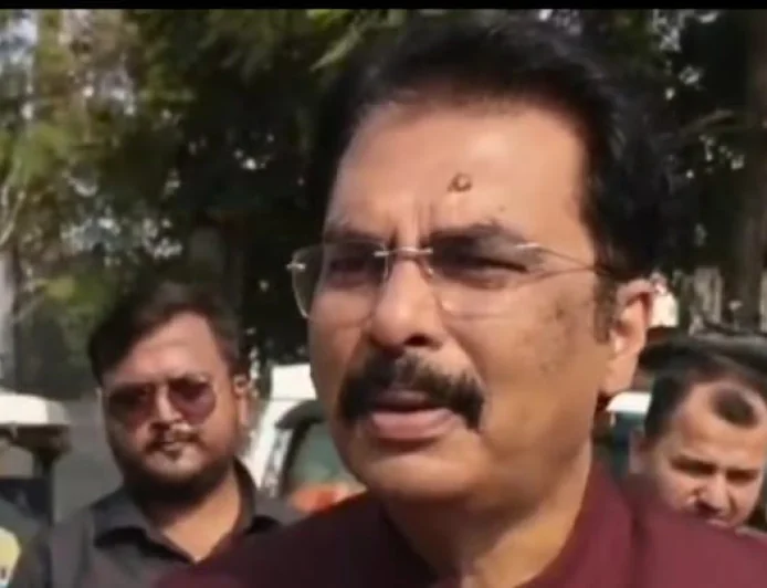 संजय सरावगी ने पत्नी शोभा के साथ किया मतदान, बिहार की सभी 8 स्नातक सीटों पर NDA की जीत का दावा
