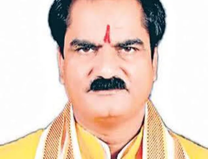 दरभंगा में सांसद गोपाल जी ठाकुर ने किया मतदान, एनडीए प्रत्याशियों की जीत का दावा; सुबह से बूथों पर लगी मतदाताओं की कतार