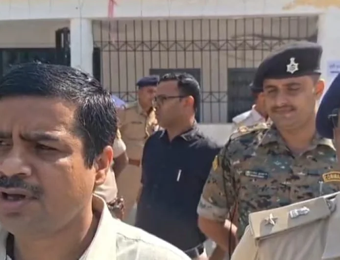 सुपौल में कोसी स्नातक निर्वाचन को लेकर मतदान जारी, DM सावन कुमार बोले- सभी 13 केंद्रों पर शांतिपूर्ण वोटिंग
