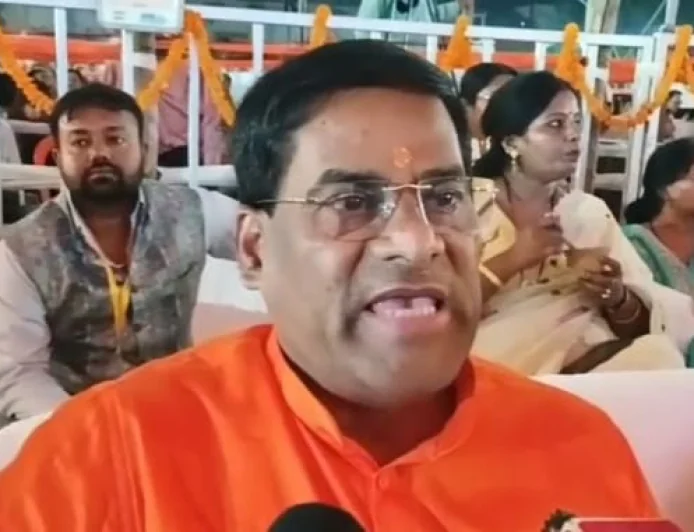 पटना सिटी में कौमुदी महोत्सव-2026 का आयोजन, देवी गीतों से भक्तिमय हुआ माहौल; प्रतिभाओं को मिला सम्मान