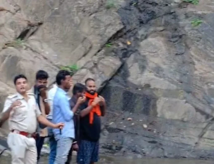 डेढ़ महीने से लापता 15 वर्षीय छात्र की तलाश में बड़ा सुराग, वृंदाहा वॉटरफॉल में मिला मानव कंकाल
