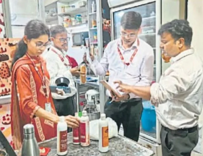 रांची में खाद्य सुरक्षा विभाग की बड़ी कार्रवाई, 2 दुकानों से 50 किलो अमानक पनीर जब्त; दीपावली-छठ को लेकर जांच तेज