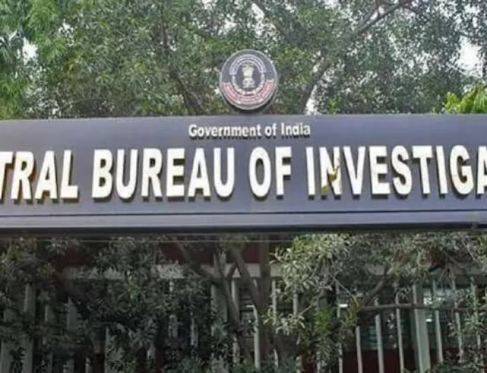 15 लाख रुपये की रिश्वत लेते इनकम टैक्स इंस्पेक्टर गिरफ्तार, CBI की कार्रवाई से मचा हड़कंप