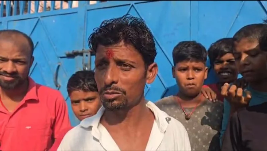 बाढ़ में मिड डे मील का चावल बेचने का आरोप, ग्रामीणों ने 35 किलो चावल के साथ रसोइया को पकड़ा