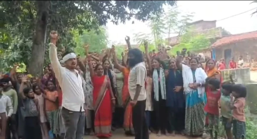 एकतरफा पुलिस कार्रवाई के आरोप पर ग्रामीणों का प्रदर्शन, दारोगा पर कार्रवाई की मांग