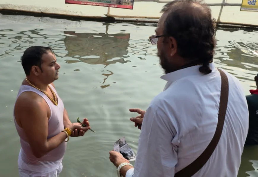 फल्गु तट पर मेयर ने किया पितरों का तर्पण, पूर्वजों की मोक्ष की कामना, देवघाट पर विधि-विधान से पूजा-अर्चना के बाद गरीबों को कराया भोजन