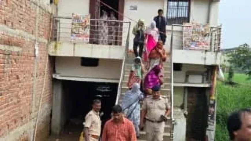 नौबतपुर में गेस्ट हाउस की आड़ में देह व्यापार का आरोप, संचालक समेत 16 हिरासत में