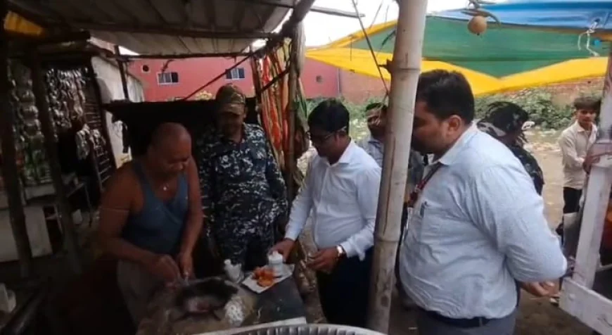 कोडरमा में मिलावटखोरों पर प्रशासन का शिकंजा, 22 दुकानों की जांच; अखाद्य रंग मिलने पर मिठाइयां नष्ट