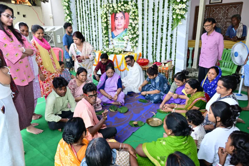 हेमंत सोरेन ने दिवंगत माता रूपी सोरेन की आत्मा की शांति के लिए किया जादोपटिया अनुष्ठान