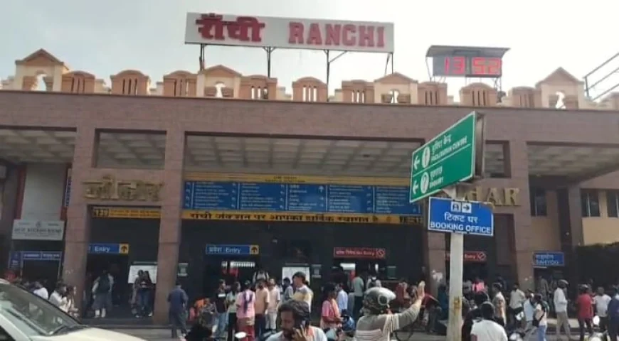 रांची रेलवे स्टेशन पर आरपीएफ जवानों और ट्रांसजेंडर समूह के बीच विवाद, पथराव में दो जवान घायल